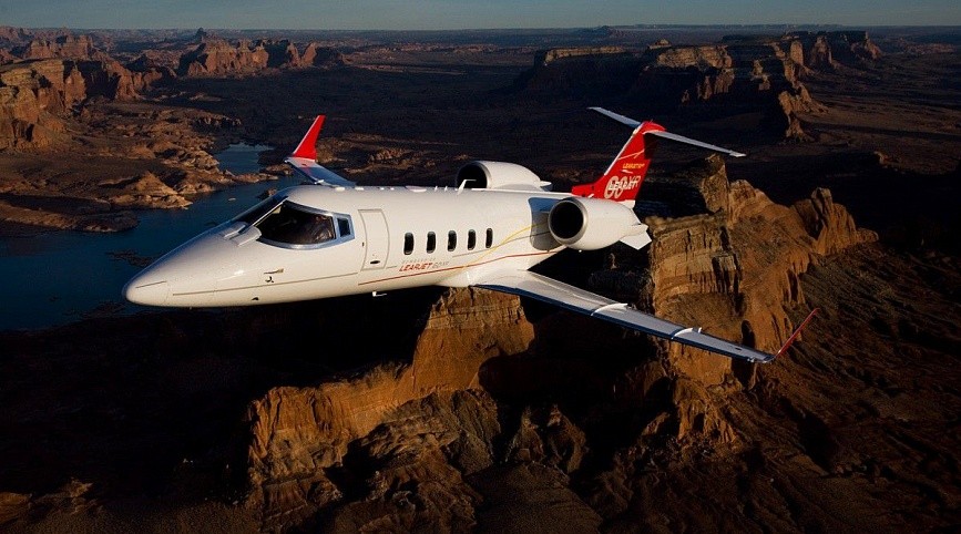 Learjet_60XR_private_jet_external1