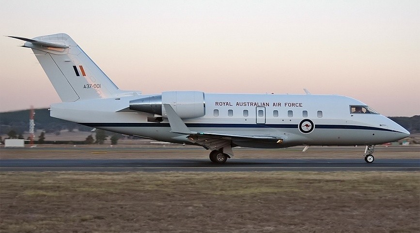 RAAF_Bombardier_CL_600_2B16_Challenger_604_CBR_Gilbert_1